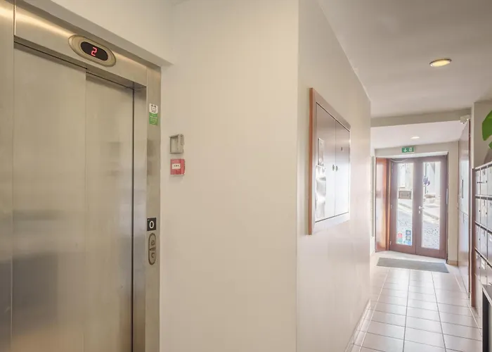 Shining View Apartments *