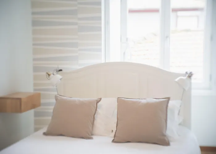 Shining View Lejlighed