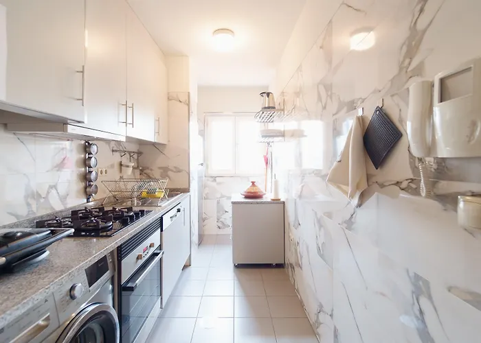 Shining View Apartments *