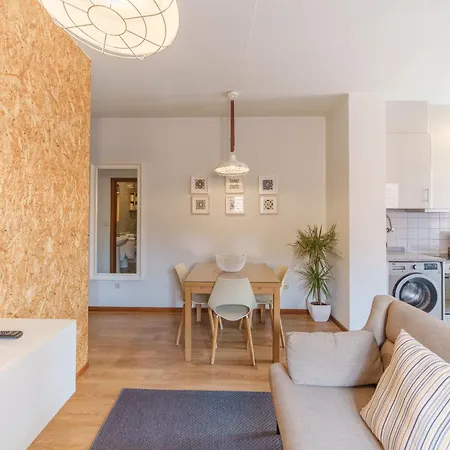 Shining View Lejlighed